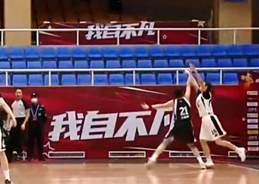 米乐下载-最近医院仅一街之隔 重伤的孙丽却被延误在球馆里