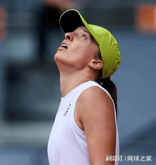 米乐体育-斯瓦泰克不敌莱巴金娜全满贯梦想破碎，网友：双巴大战要来了